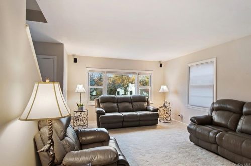 935 Lyman Ave, Peekskill NY 10566-1828 exterior