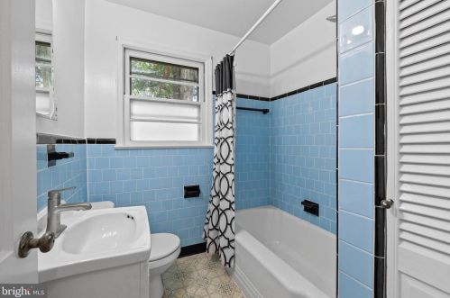 7902 Ashton St, Alexandria VA 22309-1341 exterior