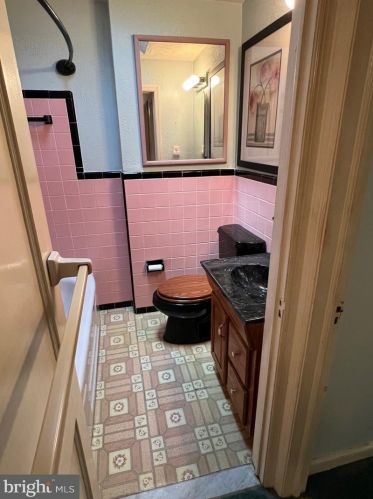 202 Stratford Rd, Manor PA 19036-1641 exterior