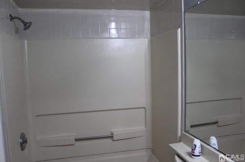 922 Waterford Dr, Edison NJ  08817-1910 exterior