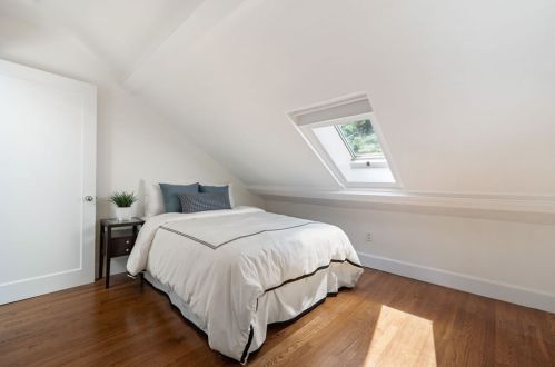 26 Gdn St, Boston MA 02114-3709 exterior