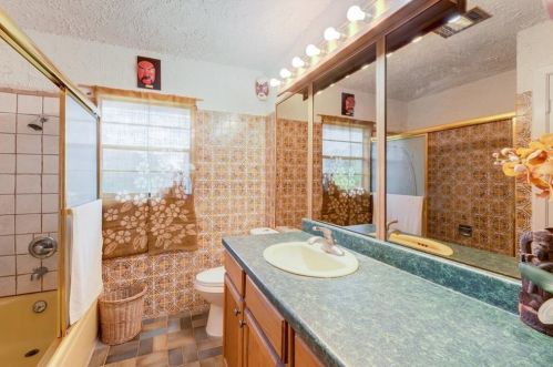 12422 Deer Trak, Austin TX 78727-5746 exterior