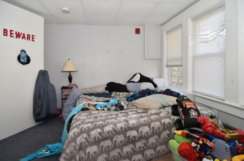 832 Elm St, Woonsocket RI 02895-3507 exterior