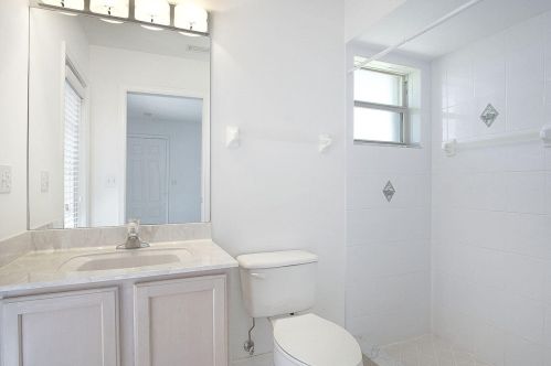 2872 Eagle Dr, Fort Pierce FL 34984-6321 exterior