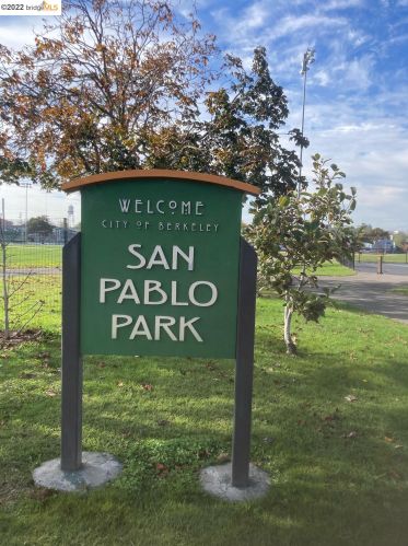 2736 Wallace St, Berkeley CA 94702-2232 exterior