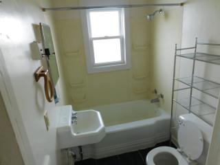 814 10th Ave, Cedar Rapids IA  52404-1967 exterior