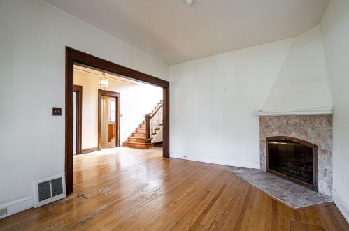 2728 Prospect Ave, Milwaukee WI 53211-3768 exterior