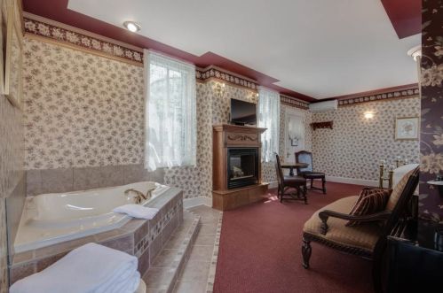 626 4th St, Stillwater MN 55082-4827 exterior