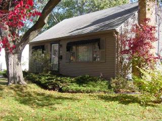 319 Blackhawk Ave, Madison, WI 53705-3315