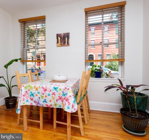 2106 Green St, Philadelphia PA  19130-3111 exterior