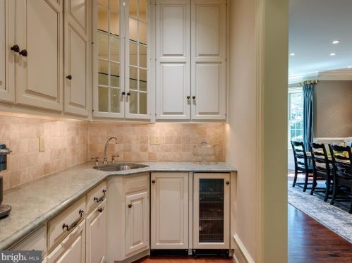 271 Blackburn Dr, Berwyn PA  19312-2801 exterior