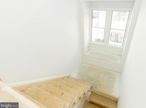 207 Gorgas Ln, Philadelphia PA 19119-1324 exterior