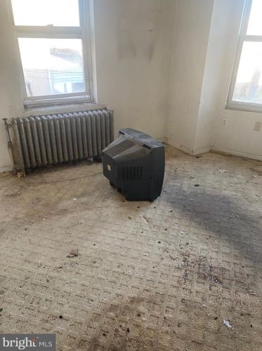 120 6 St, Darby PA 19023-2306 exterior