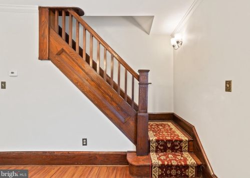 878 Olden Ave, Trenton NJ 08638-4909 exterior