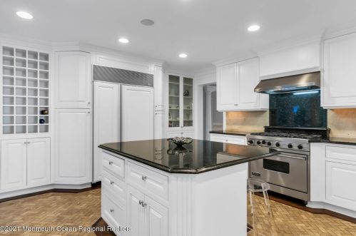 3 Oak Ln, Locust NJ  07760-1306 exterior