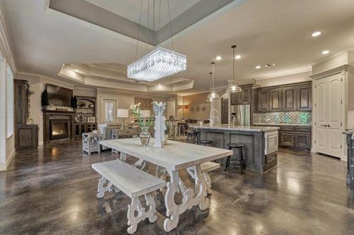 12122 Hawthorne Dr, Montgomery TX 77356-5449 exterior