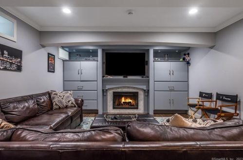 95 Somersby, Farmington CT 06032-2757 exterior