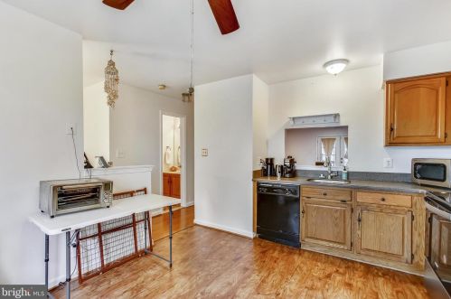 8209 Roxbury Dr, Alexandria VA 22309-3728 exterior