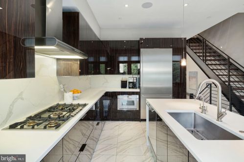 308 2nd St, Philadelphia PA 19133-0040 exterior