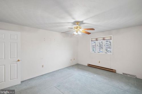 106 Lee Ann Ct, Hanover PA 17331-9560 exterior