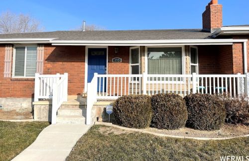 195 Shelly Louise Dr, Sandy UT 84070-4212 exterior