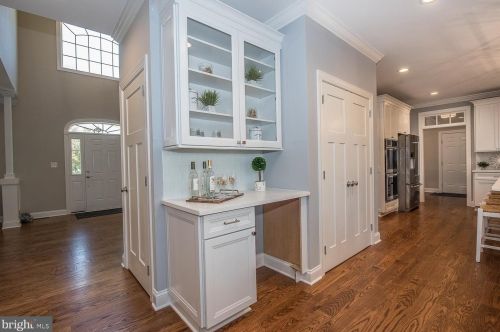 323 Abbey Rd, Berwyn PA 19312-1830 exterior