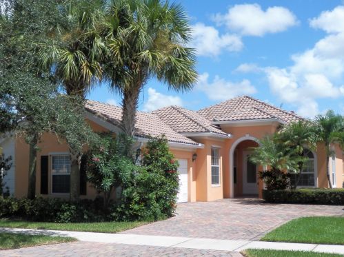 11547 Rockingham Dr, Fort Pierce FL  34987-2313 exterior