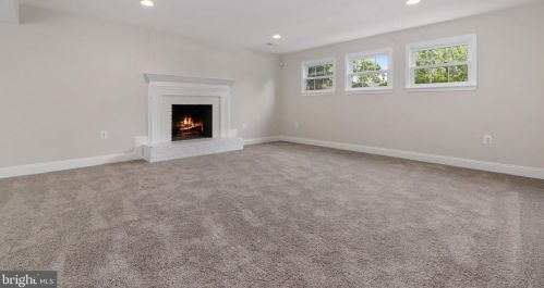 6527 Divine St, Mc Lean VA 22101-4623 exterior