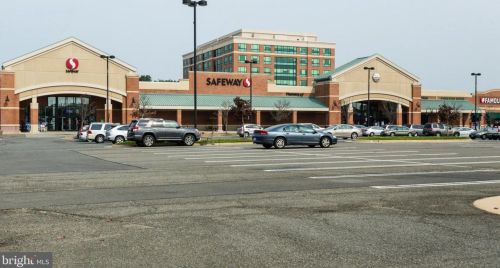 6026 Lands End Ln, Alexandria VA 22315-2669 exterior