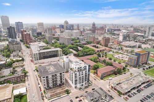 601 Ogden Ave, Milwaukee WI  53202-2687 exterior