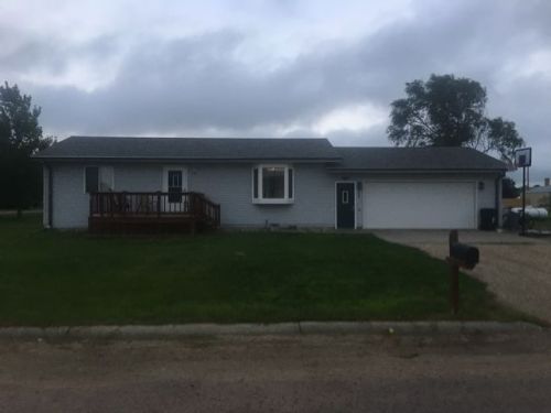 500 Delevan Ct, Robey, SD 57383-2256