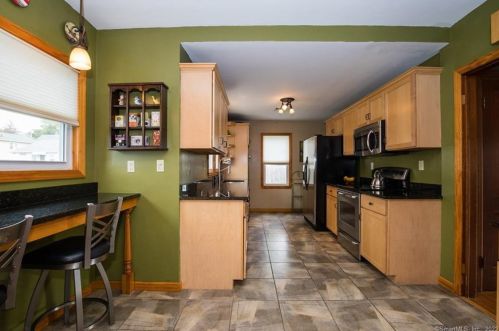 388 Elm St, Wallingford CT 06492-3231 exterior