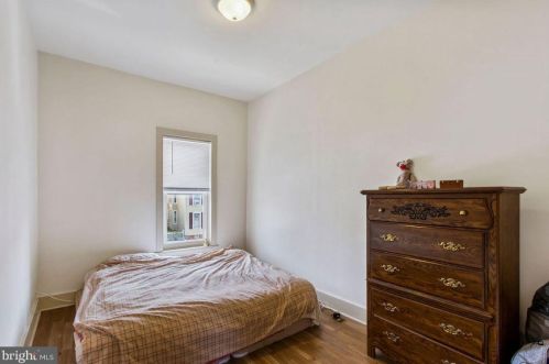 126 Chestnut St, Hanover PA 17331-2244 exterior