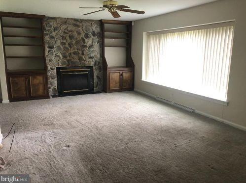 2084 Williamsburg Rd, Huntingdon Valley PA  19006-6757 exterior