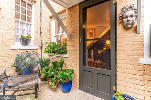 126 Fairfax St, Alexandria VA 22314-3331 exterior