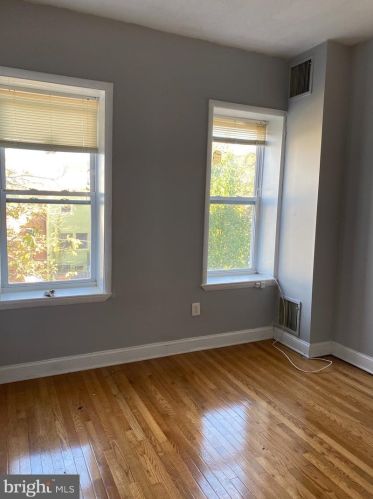 1305 Riggs St, Washington, DC 20009-5779