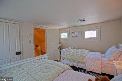 300 Gills Nck Rd, Lewes DE 19958-1425 exterior