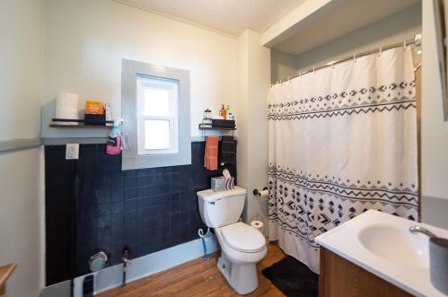 743 Bates St, Grand Rapids MI 49506-2615 exterior