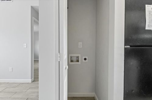 379 Elm St, Atlanta GA 30318-8501 exterior