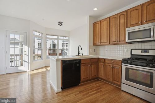 5133 Gardner Dr, Alexandria VA  22304-7734 exterior