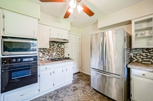 1548 Fish Hatchery Rd, Huntsville TX 77320-7008 exterior