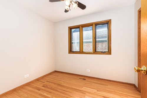 4806 Linder Ave, Chicago IL 60641-3250 exterior