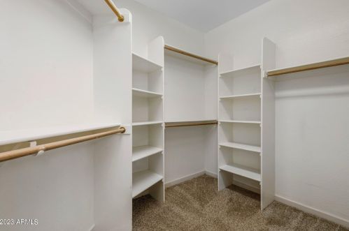 6811 39th Pl, Phoenix AZ  85042-6202 exterior