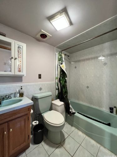 14 Arrowood Ln, Huntington Station NY 11747-1544 exterior