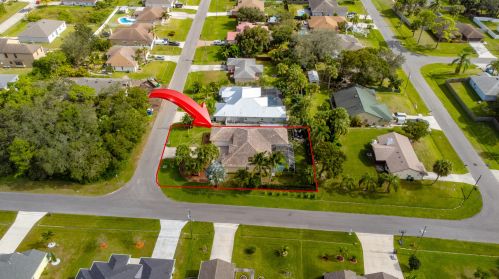 1590 Underwood Ave, Fort Pierce FL  34953-2586 exterior