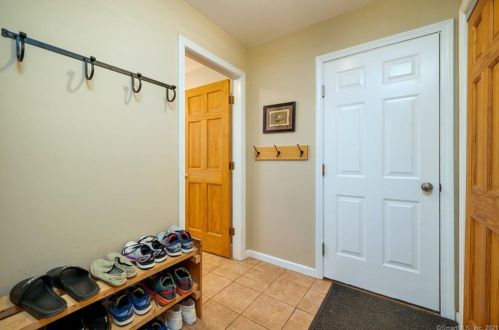 232 Burnham Rd, Exeter CT 06249-1404 exterior