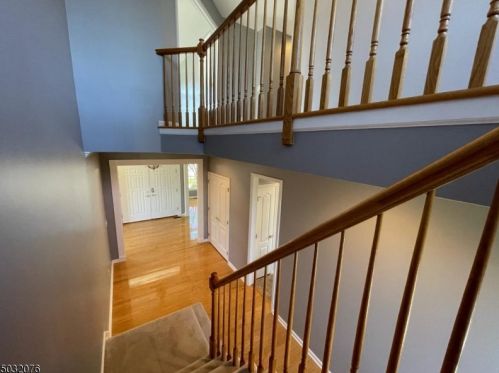 3 Bakley Ter, Town Center NJ 07052-2169 exterior