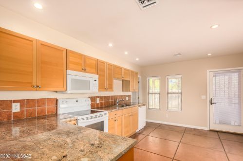 923 Arcadia Ave, Tucson AZ  85711-1208 exterior