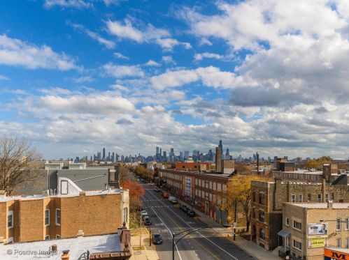 2800 Chicago Ave, Chicago IL  60622-8500 exterior