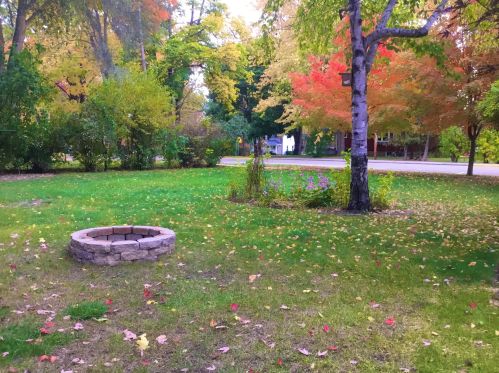 208 4 St, Shepherd MI 48883-9105 exterior